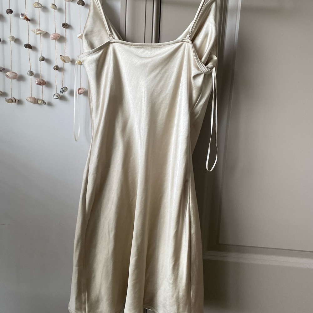 ENDLESS ROSE IVORY SATIN SLIP DRESS - Picture 5 of 8